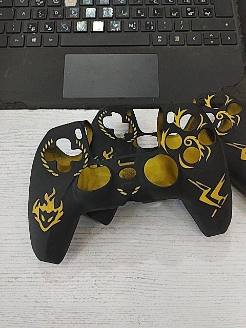 کاور PS5 طرح آتش