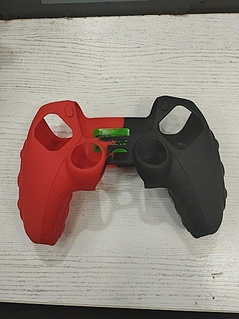 کاور دسته PS4 دو رنگ قرمز مشکی
