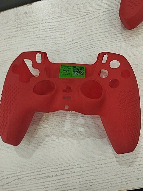 کاور برجسته PS5 طرح قرمز پررنگ