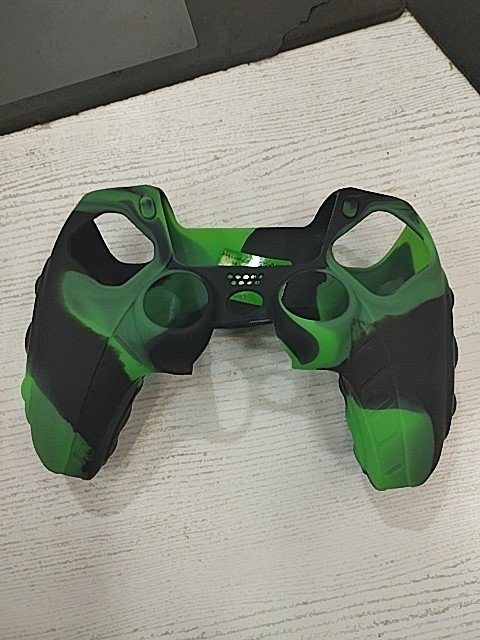 کاور برجسته PS5 سبز مشکی